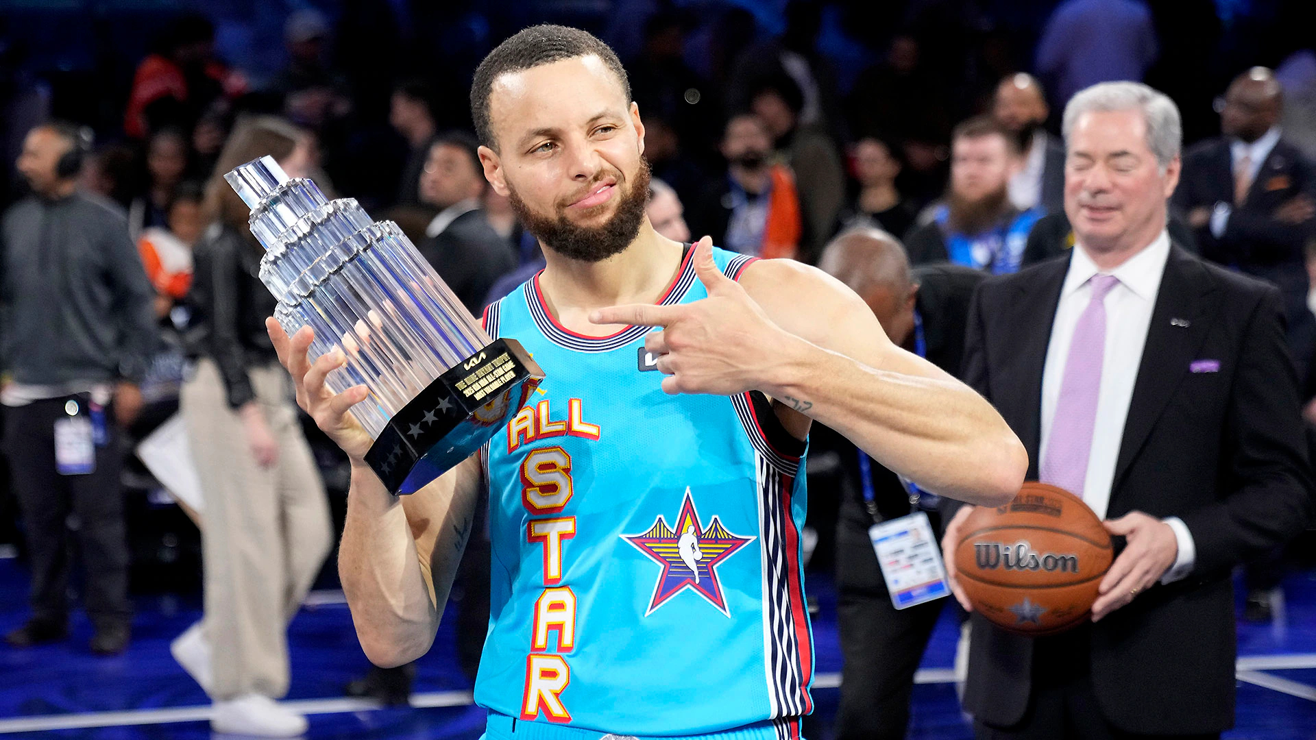 湖人新时代开启：詹姆斯未来未定，东契奇领衔新生代